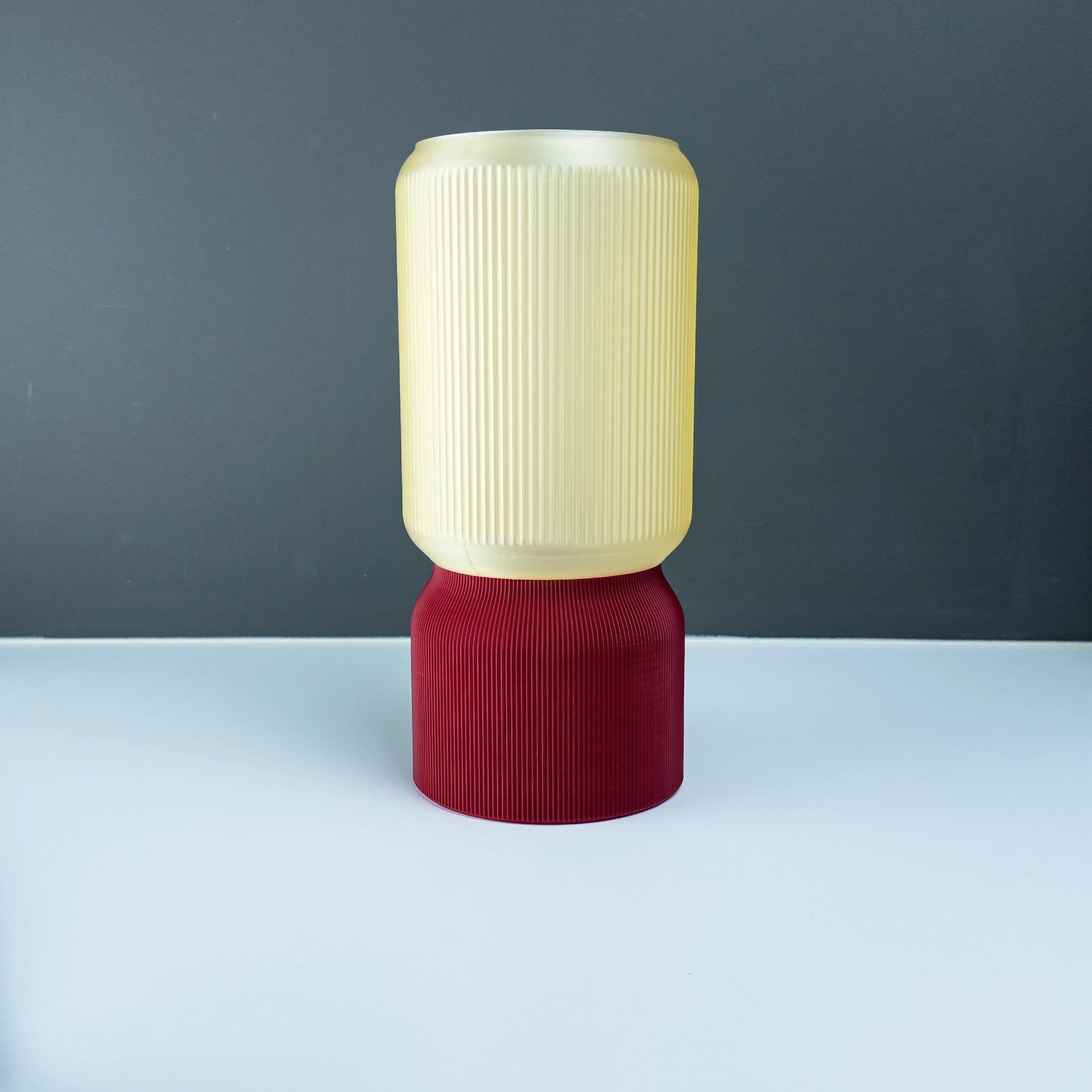 Leah 2035, Fire Engine Red og Mellow Yellow halvtransparent