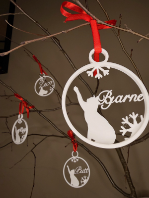 Juleornament med navn, illustrasjon av katt